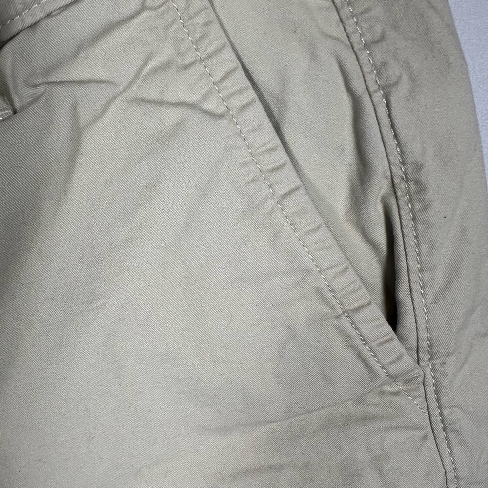 GAP Khaki Shorts Size 35 - Picture 8 of 11